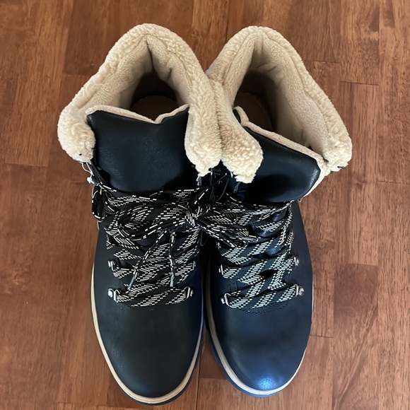 ❌SOLD❌  Women’s Boots - Picture 2 of 7